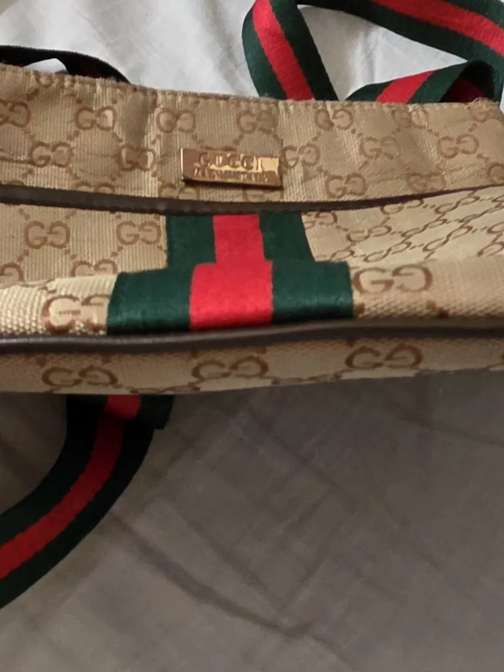 Gucci                Beige Canvas Crossbody Bag with Green & Red Stripe